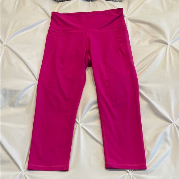 High-Waisted PowerSoft Crop Pocket Leggings - Picture 3 of 5
